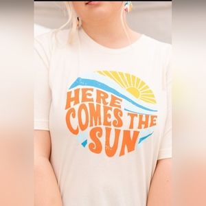⚡️Here Comes the Sun Graphic Tee